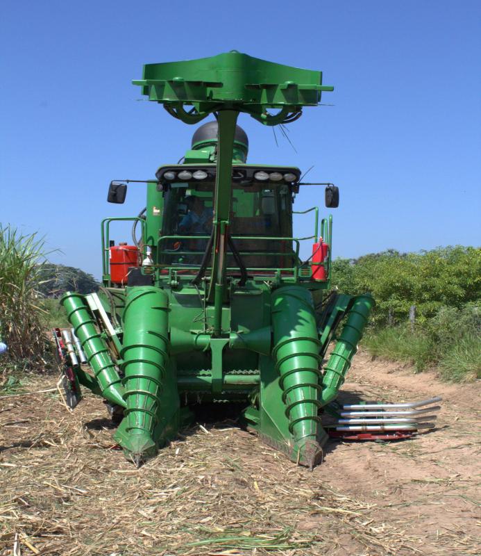 Máquina para colheita de cana de açucar